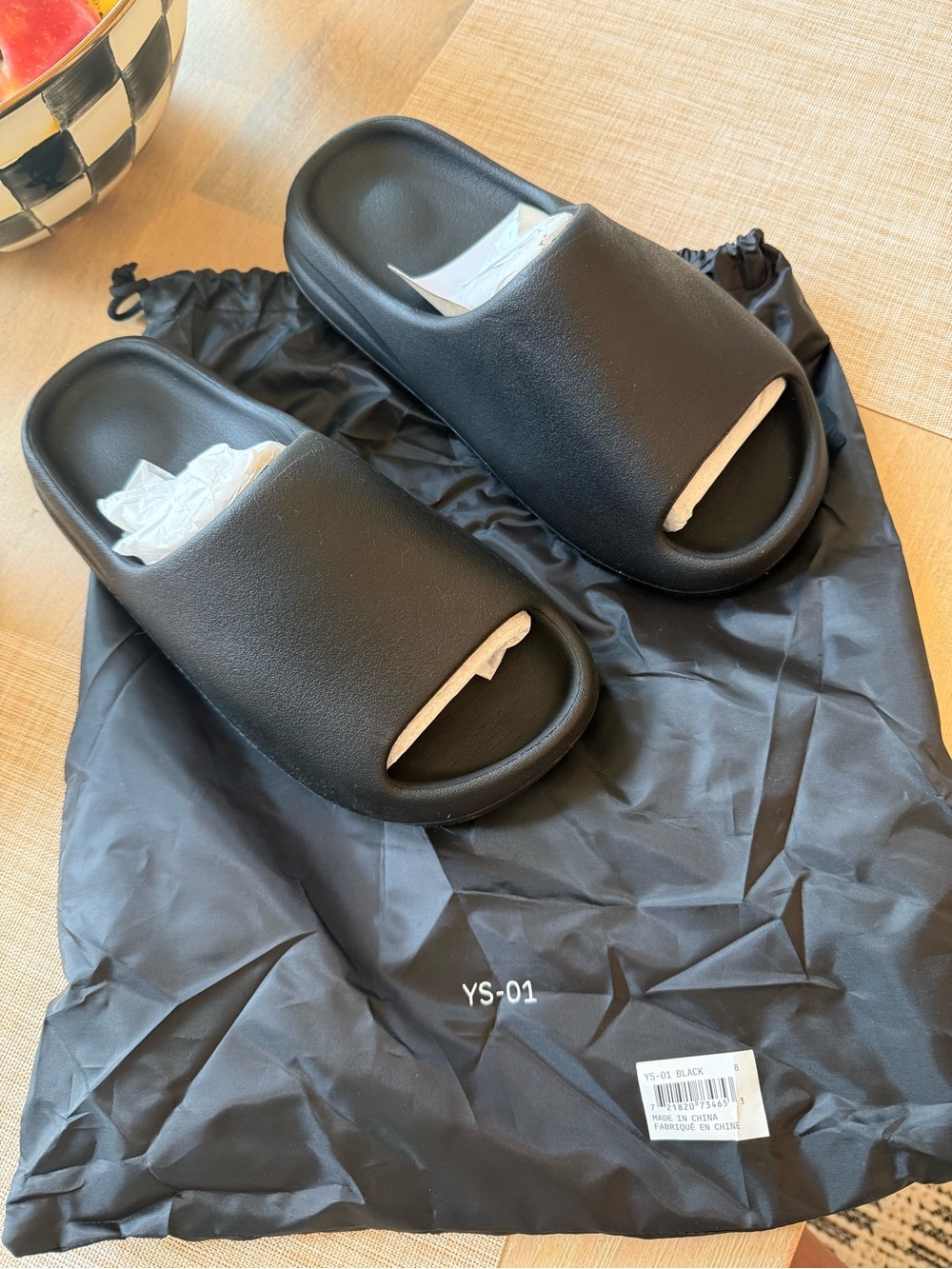 Yeezy Black Slide Sandals - Minimal Slip-On Design